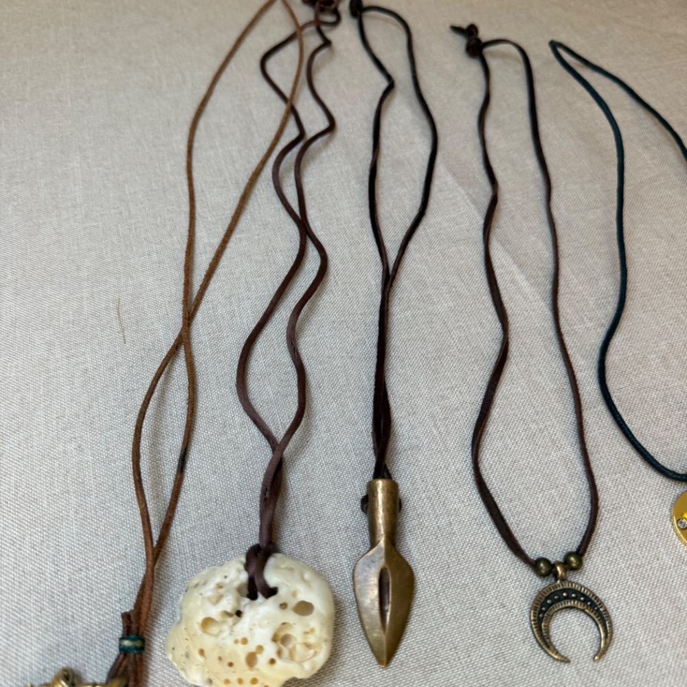 Bundle of 5 Vintage Corded Necklaces - Picture 9 of 11